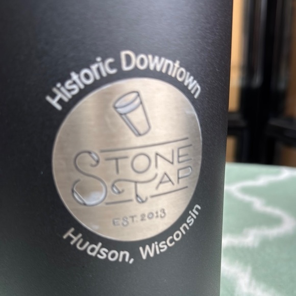 60 oz stainless insulated Water Bottle - Picture 2 of 8